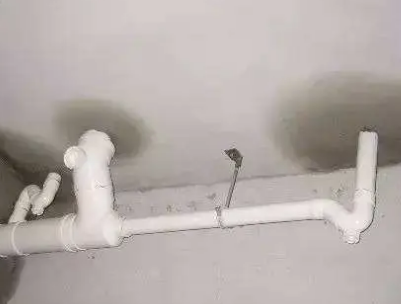 鄂托克前卫生间测漏水的几种情景